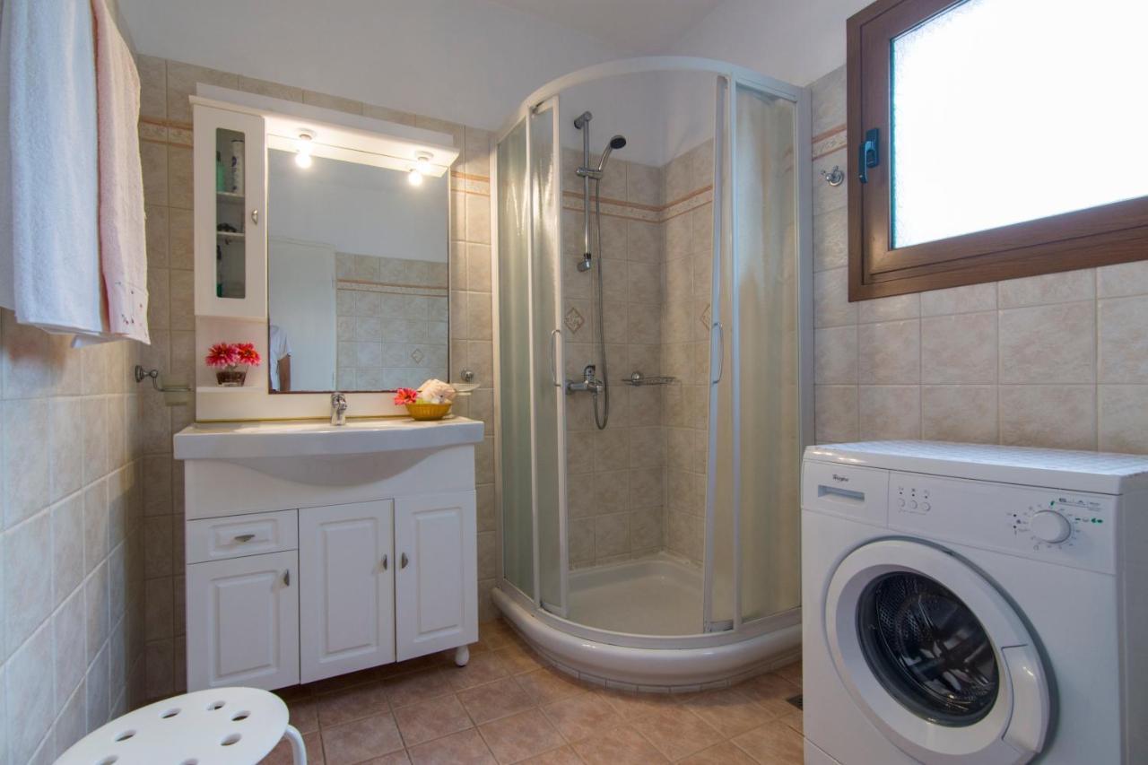 Natsios Apartments Vlachopoulatika Bagian luar foto