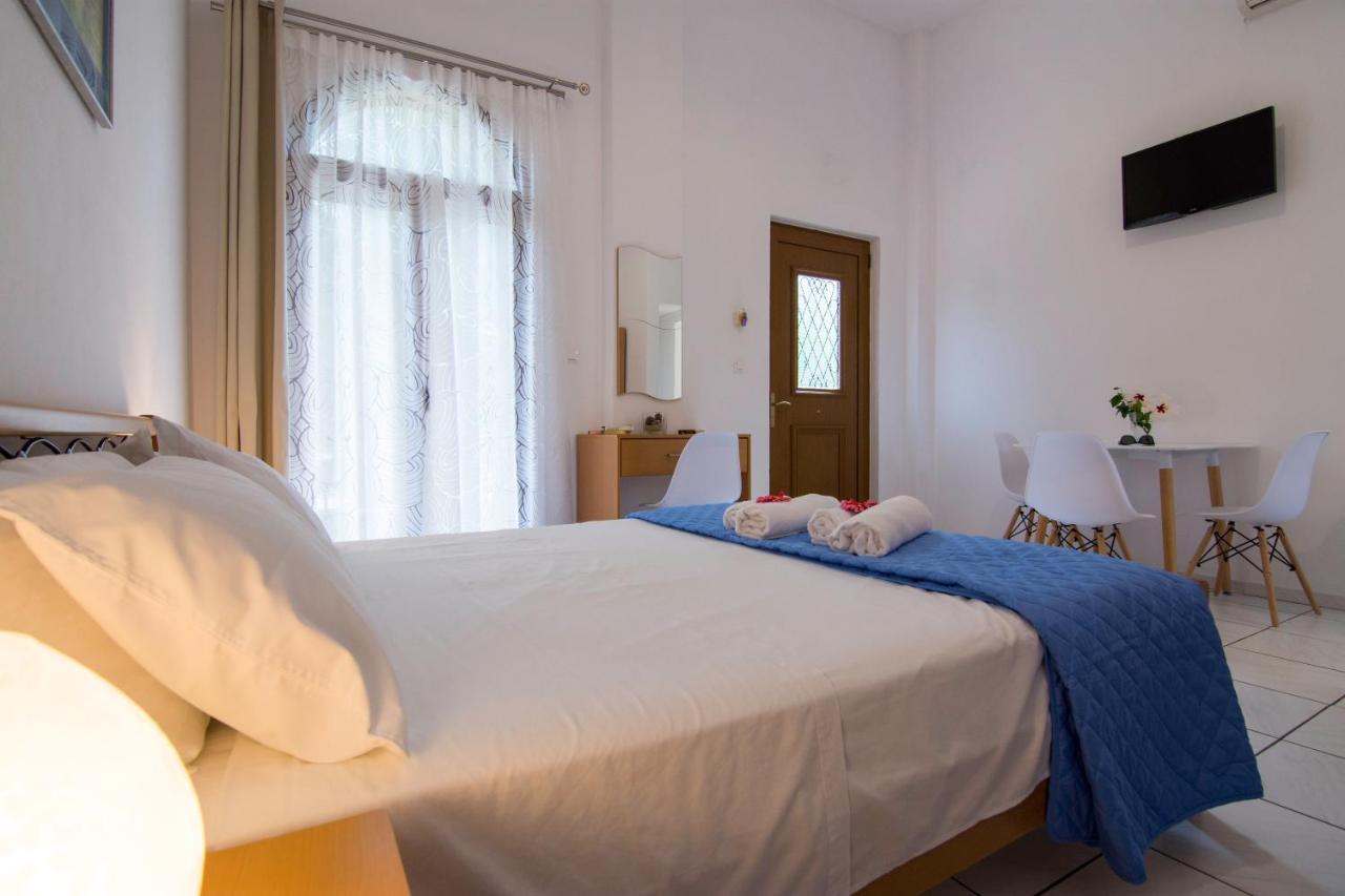 Natsios Apartments Vlachopoulatika Bagian luar foto